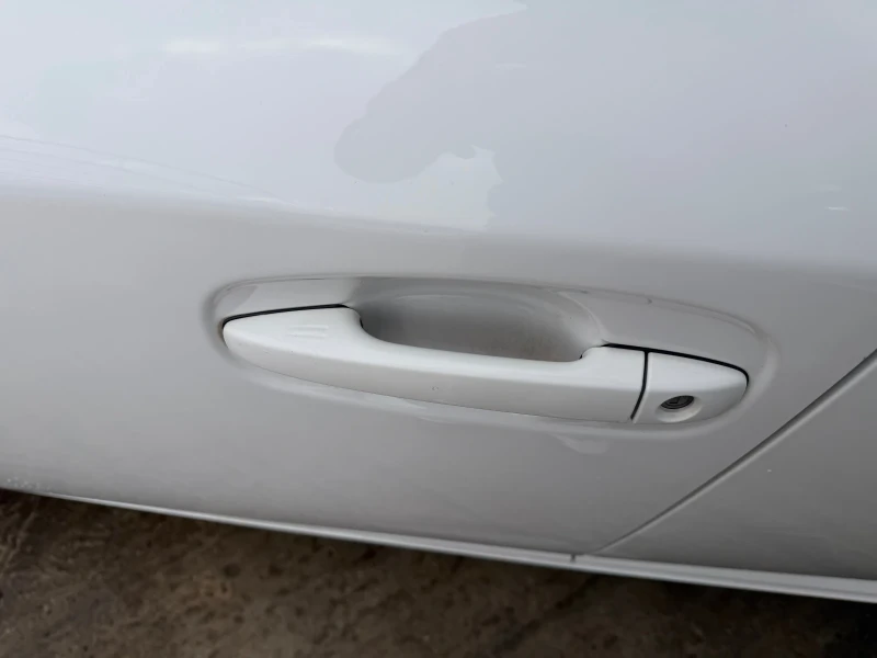 Toyota Avensis 2.2d4d. 150к.с. Executive Keylees Go !!!, снимка 8 - Автомобили и джипове - 53373311