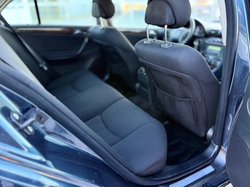Mercedes-Benz C 220 FACELIFT* 150КС* АВТОМАТ* МУЛТИВОЛАН* АВТОПИЛОТ* П, снимка 10 - Автомобили и джипове - 53585302