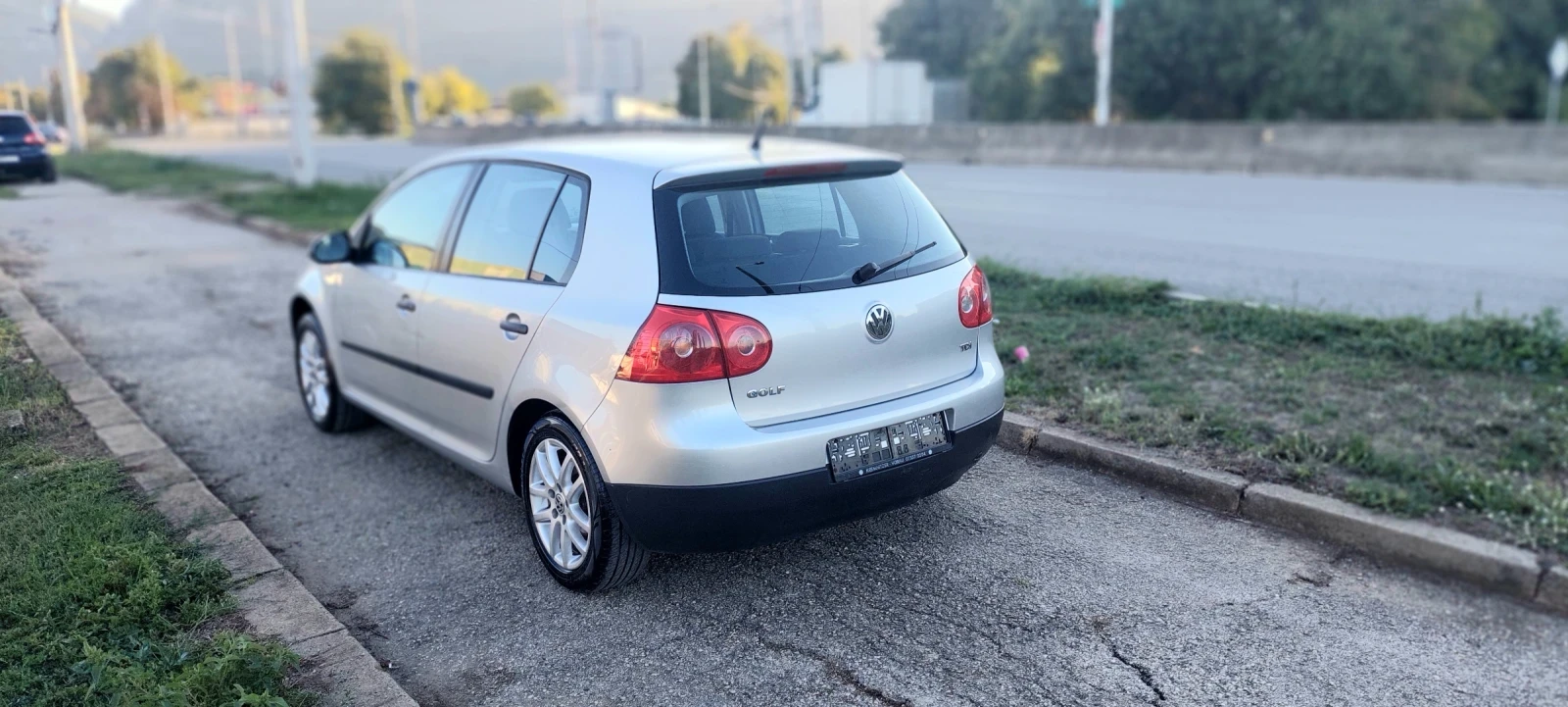 VW Golf 1.9tdi 105ps Navi  - изображение 7