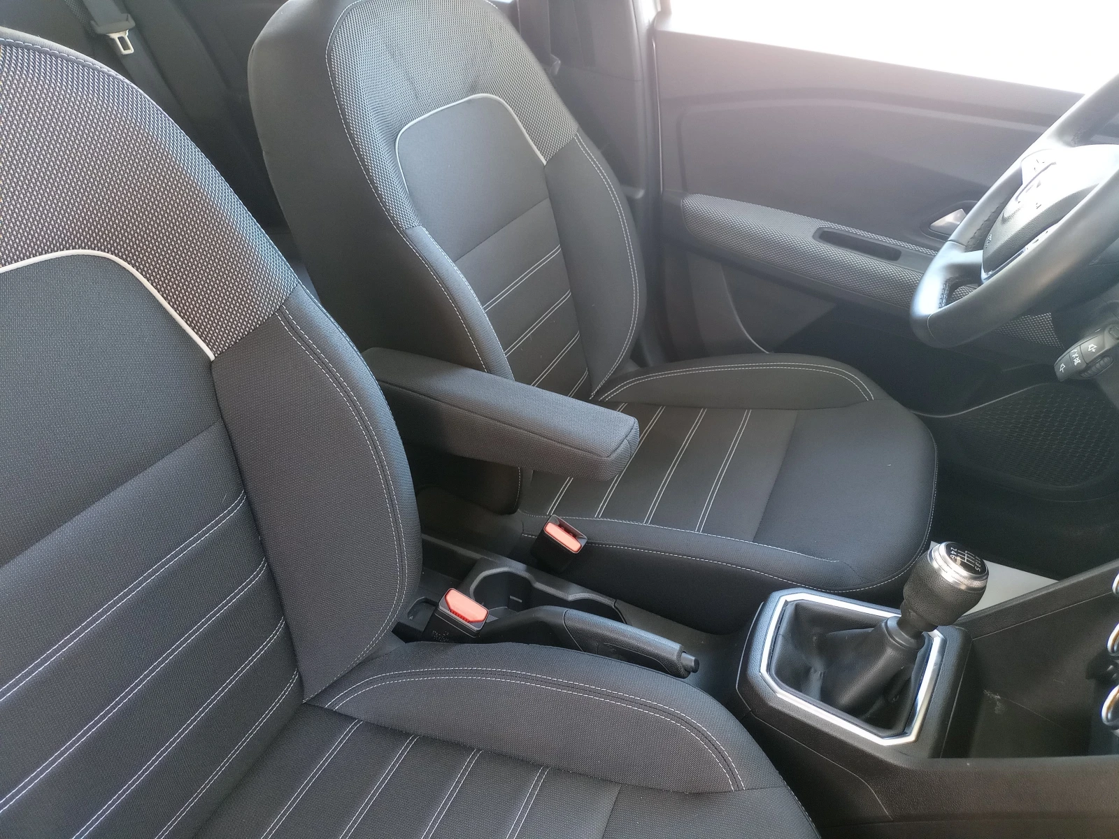 Dacia Sandero 1.0* TCe* LPG* 42600к.м.* КАТО НОВА - изображение 7