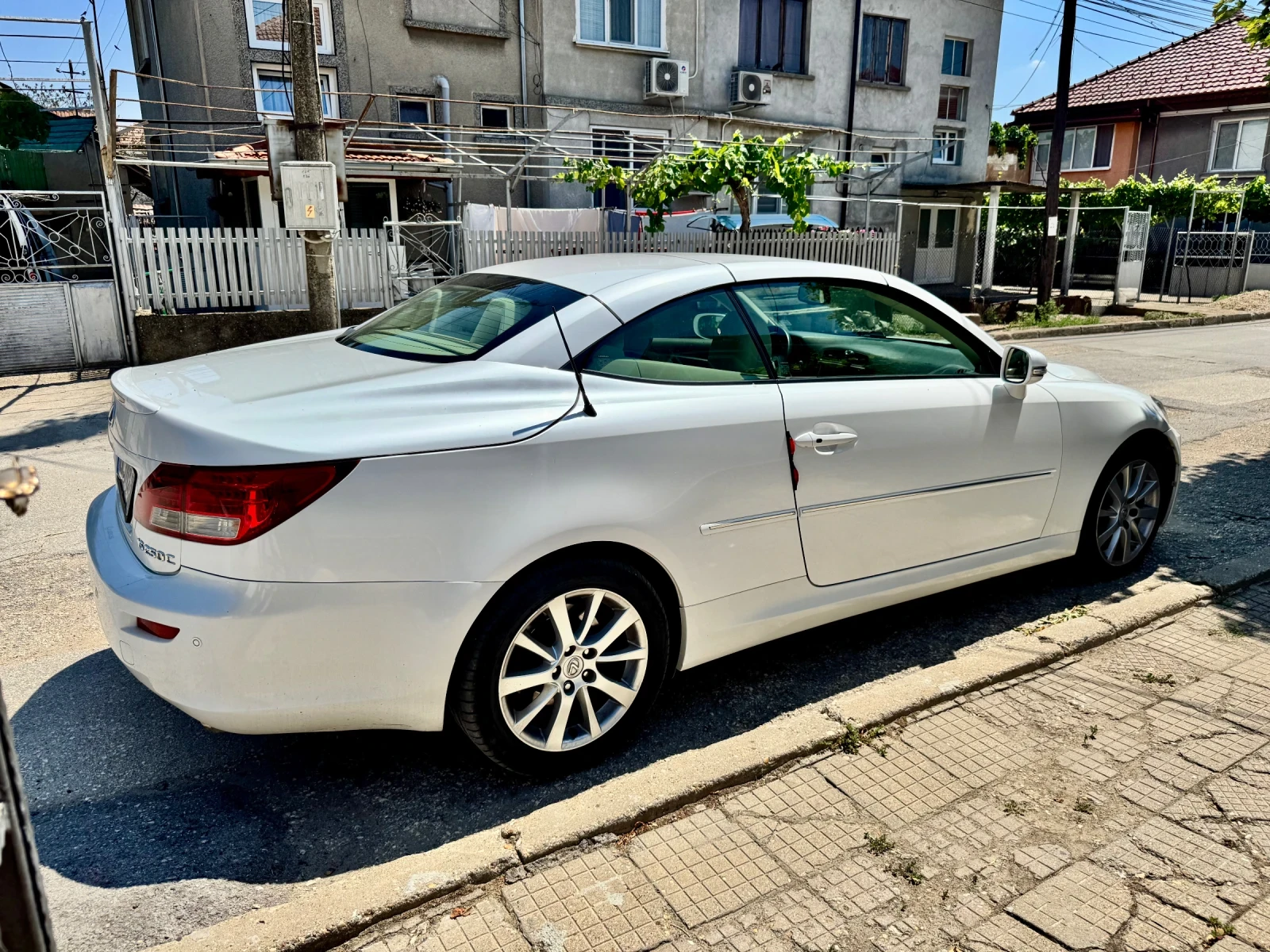Lexus IS 250 Cabriolet  - изображение 6