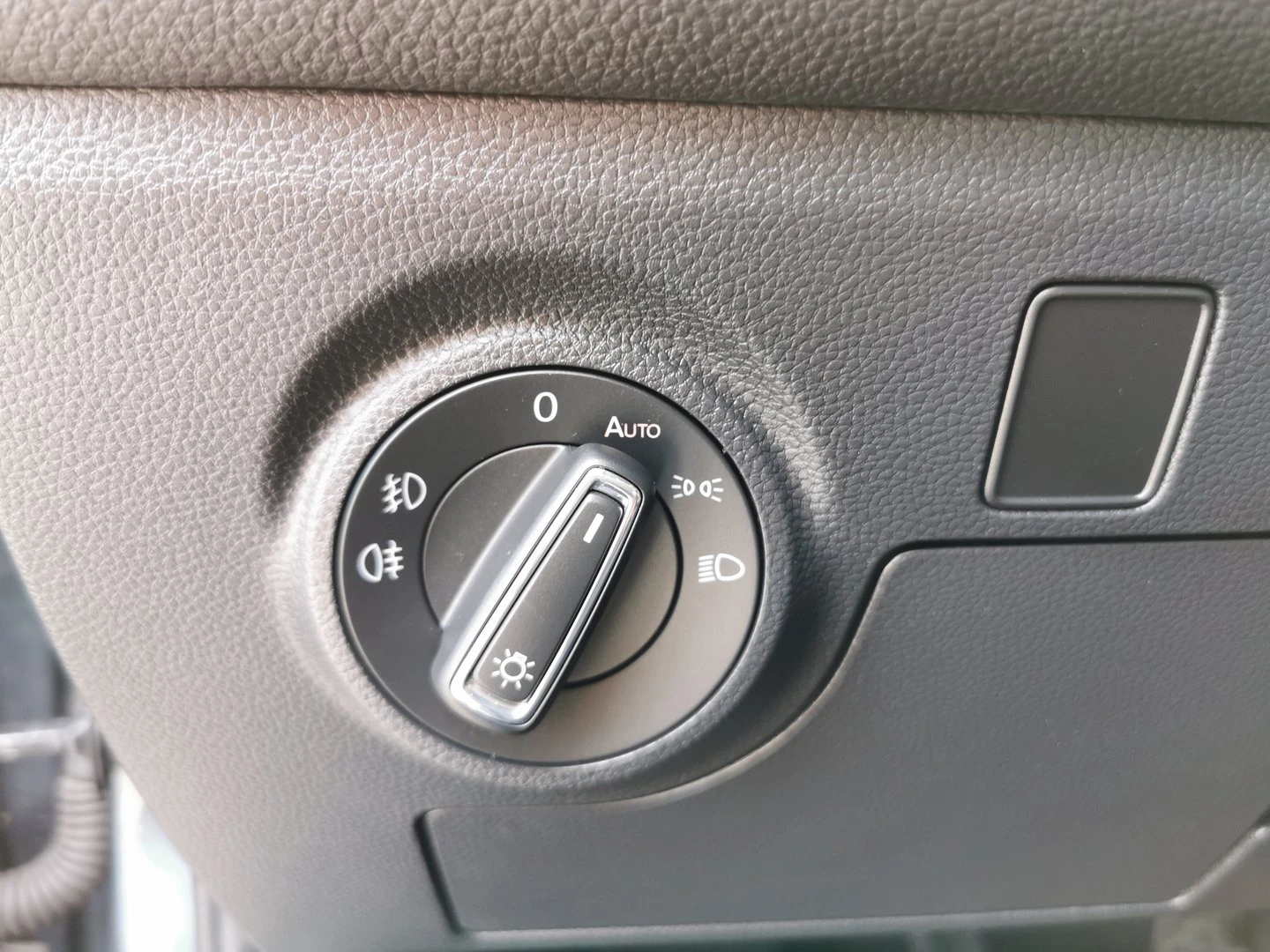 Seat Ibiza 1.0 TGI, снимка 12 - Автомобили и джипове - 55320046