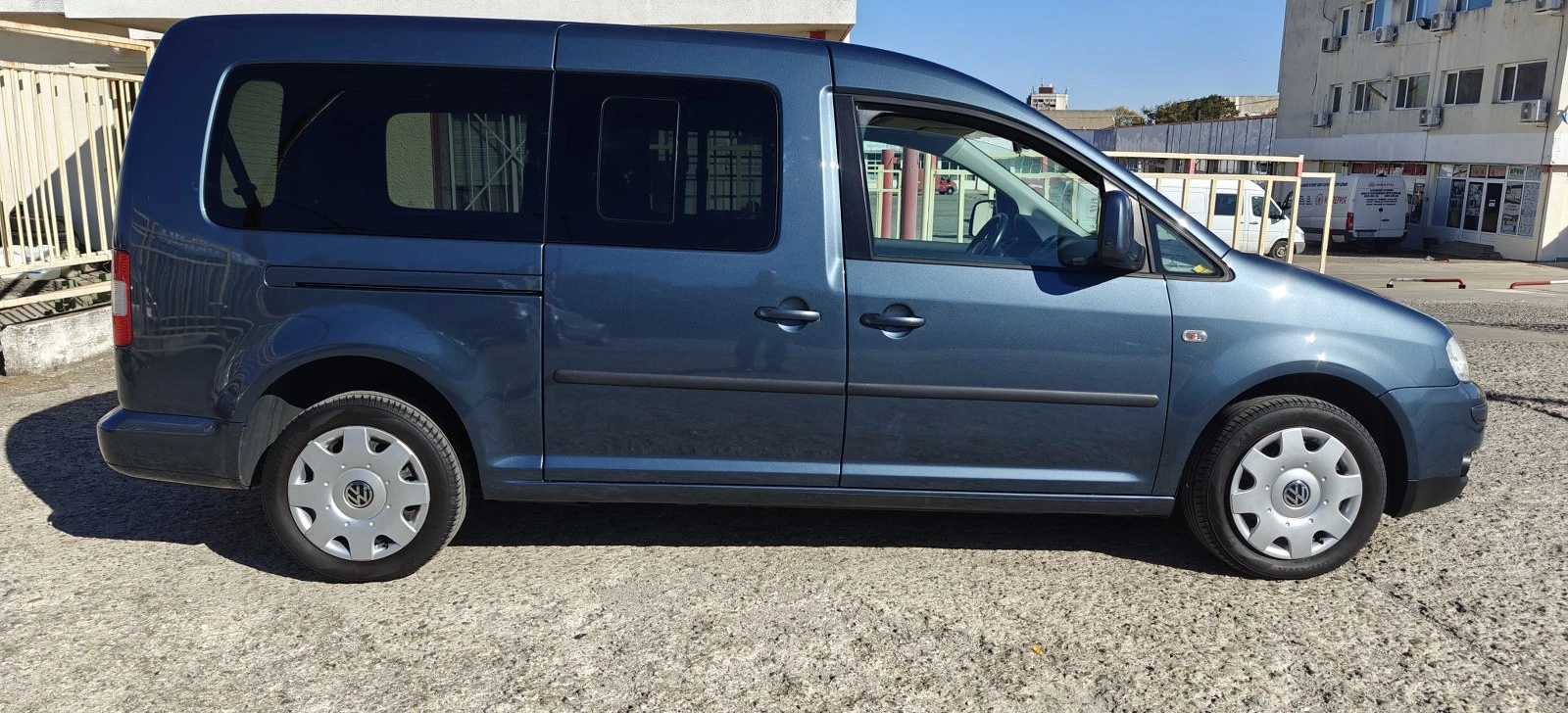 VW Caddy 1.6i-Maxi-09г - изображение 8
