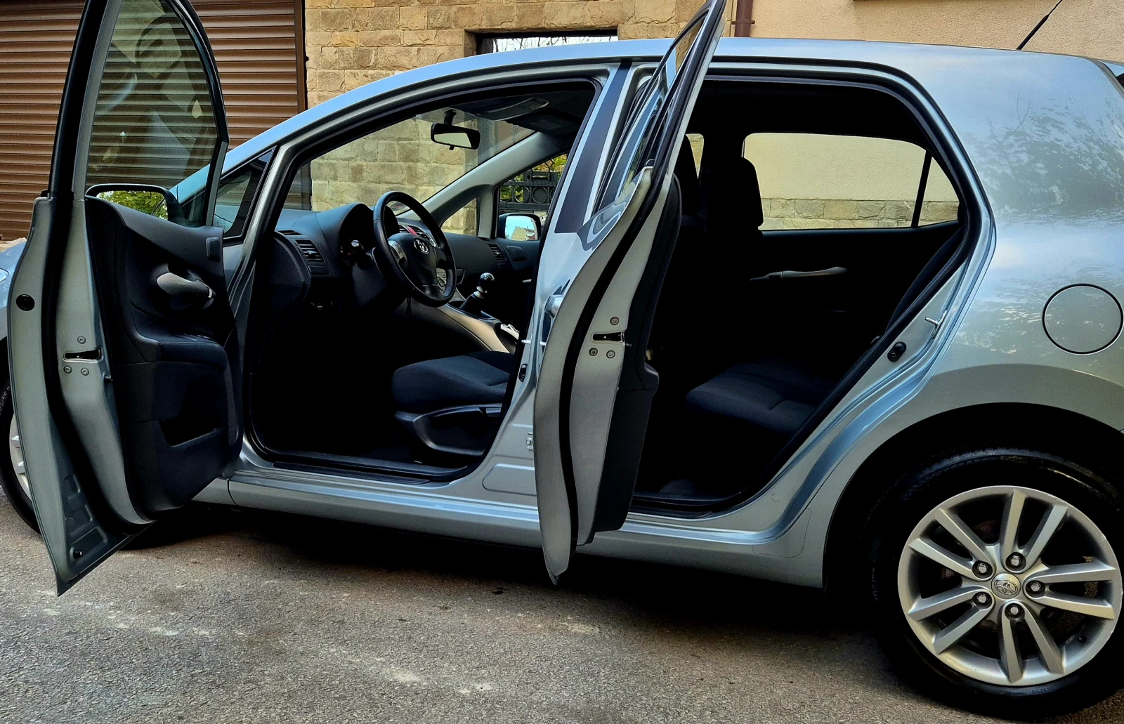 Toyota Auris 1.6i-6speed--japan | Mobile.bg   11