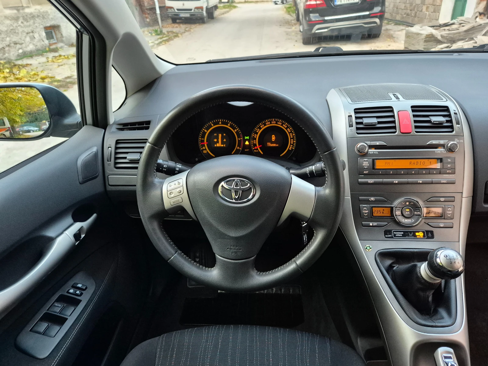 Toyota Auris 1.6i-6speed--japan | Mobile.bg   15