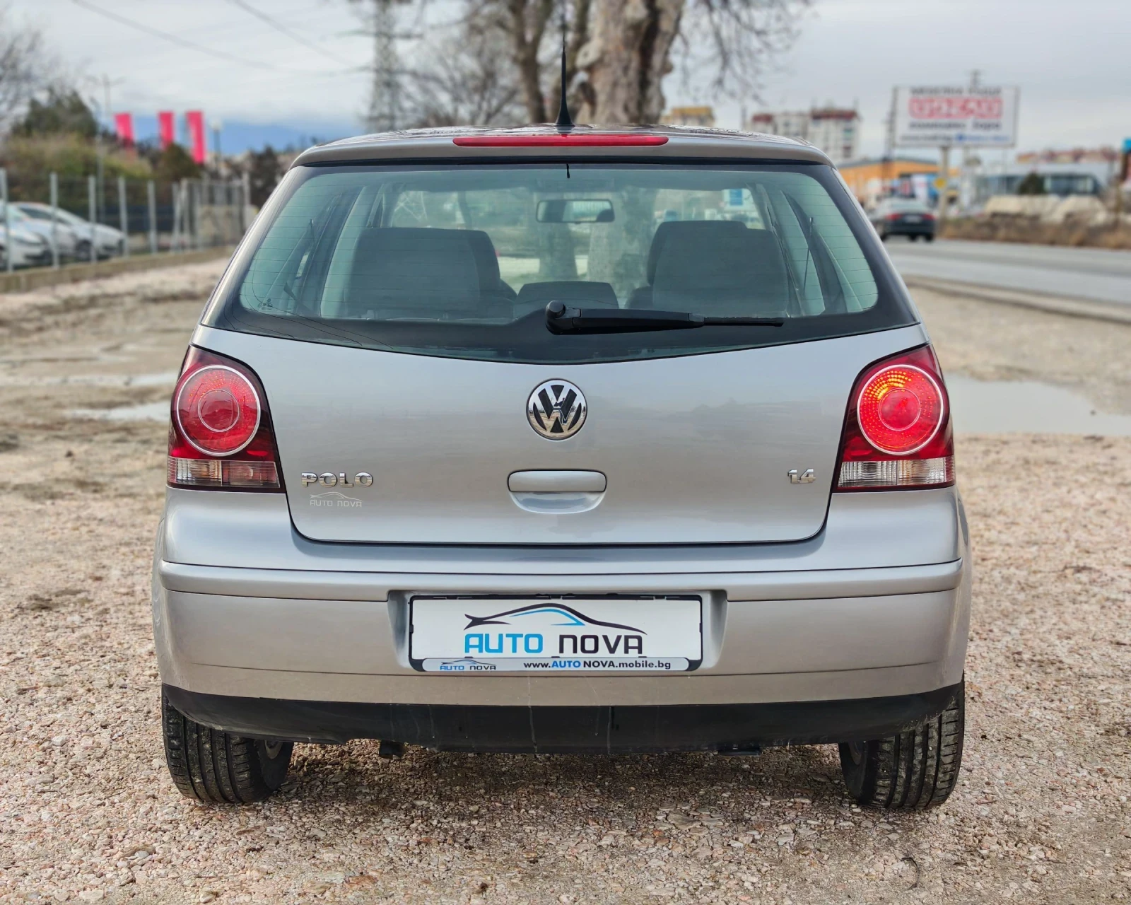 VW Polo 1.4 БЕНЗИН 80 К.С. ГАЗ! УНИКАТ! КАТО НОВА! - изображение 6