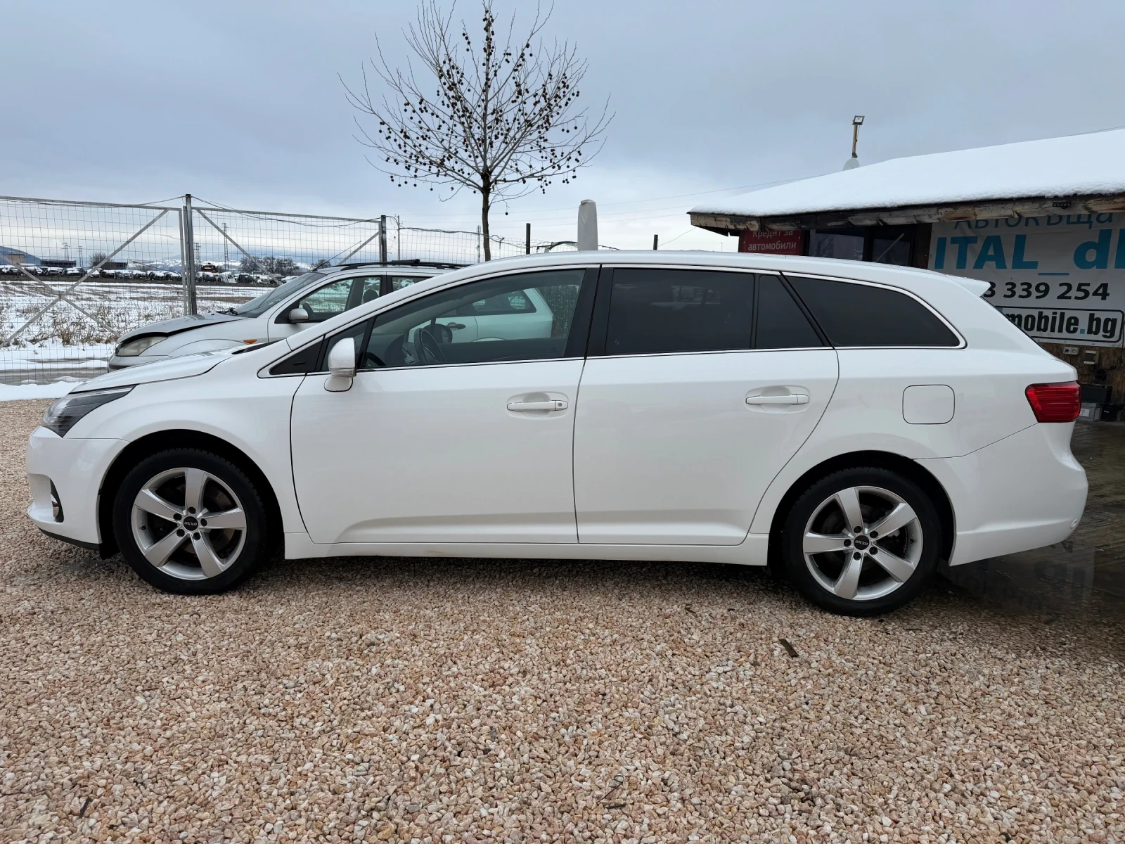 Toyota Avensis 2.2d4d. 150к.с. Executive Keylees Go !!! - изображение 4