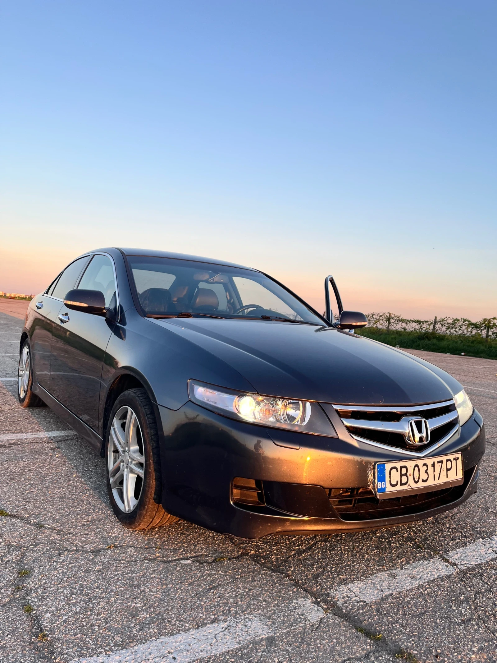 Honda Accord 2.2 Напълно обслужена на 05.03.2026, снимка 4 - Автомобили и джипове - 53819527