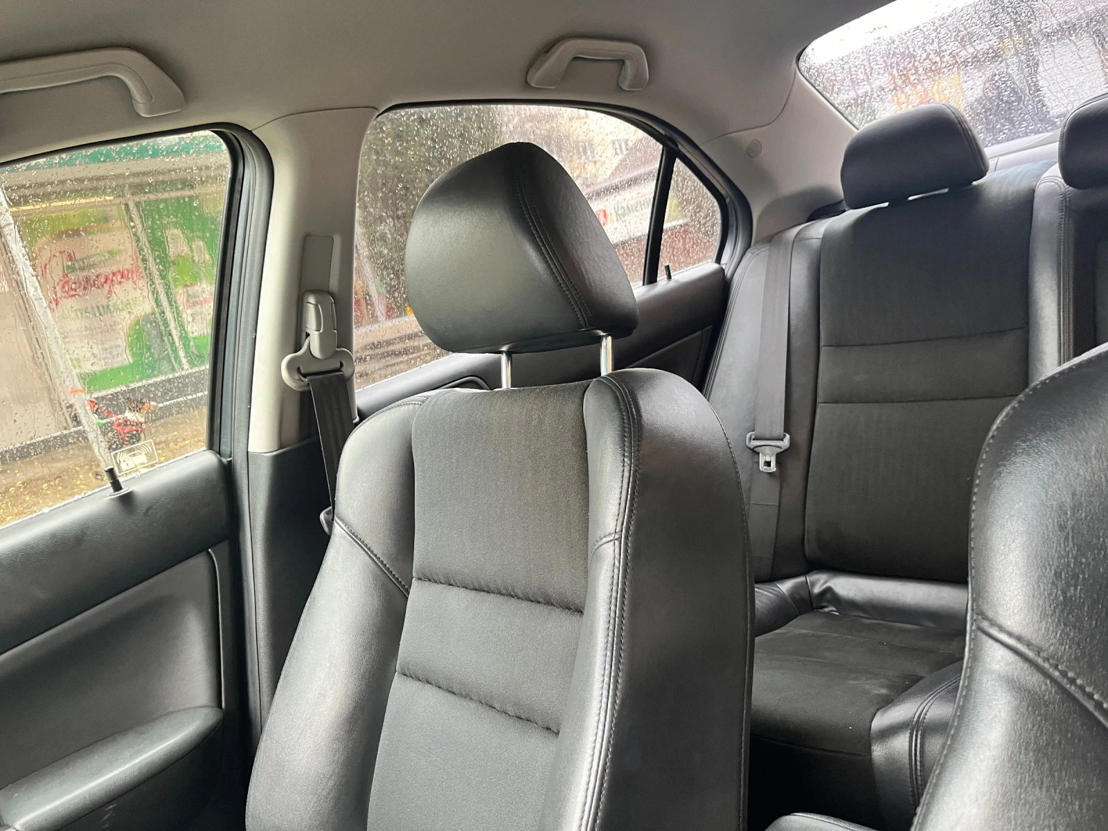 Honda Accord 2.2 Напълно обслужена на 05.03.2026, снимка 9 - Автомобили и джипове - 53819527