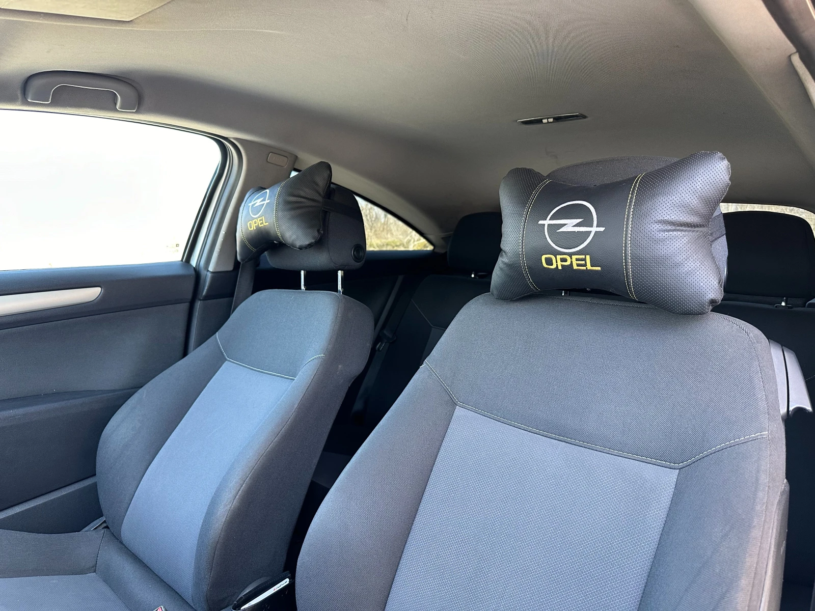 Opel Astra GTC 1.4i * 90ps* , снимка 9 - Автомобили и джипове - 53825367