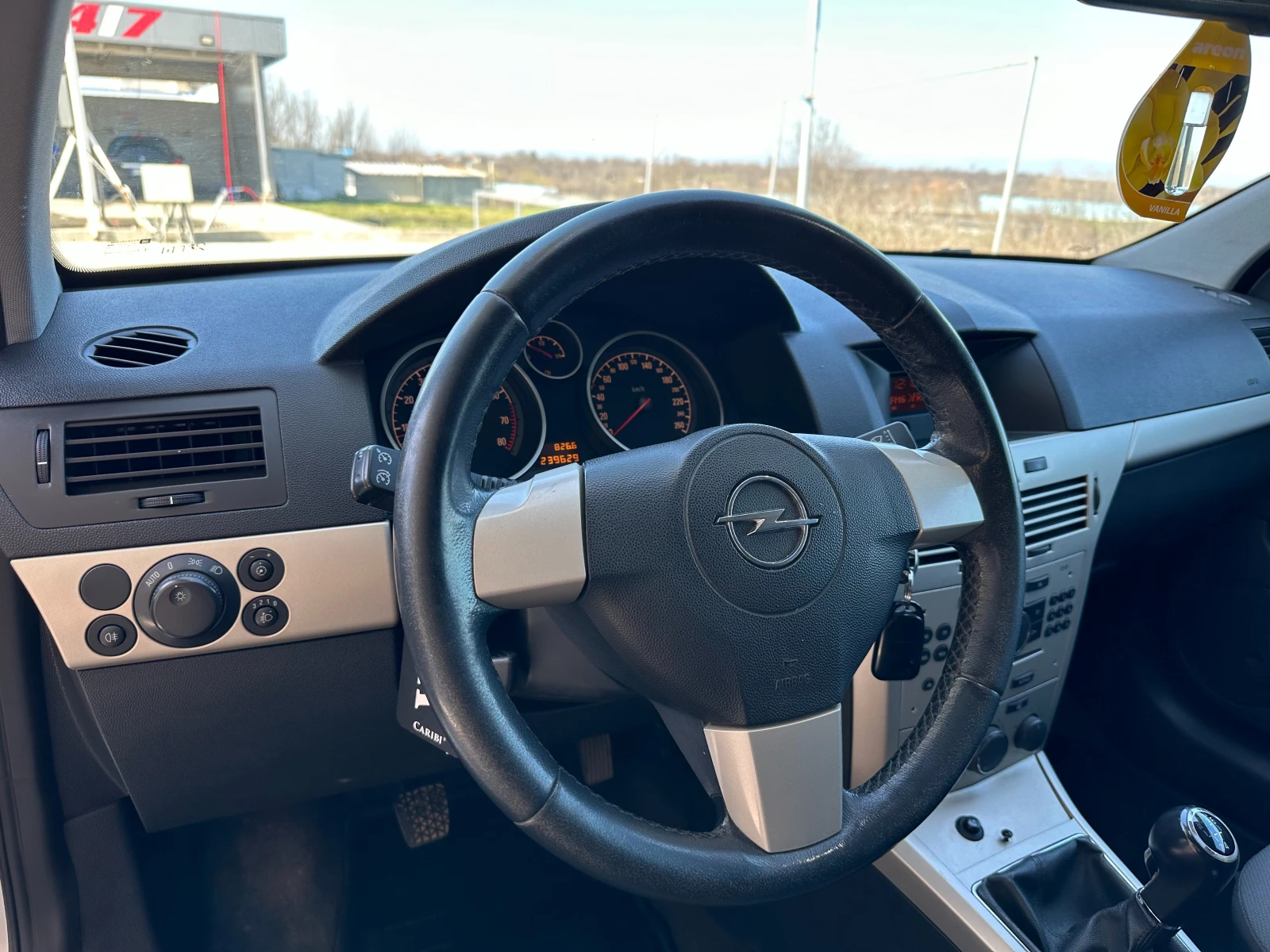Opel Astra GTC 1.4i * 90ps* , снимка 14 - Автомобили и джипове - 53825367