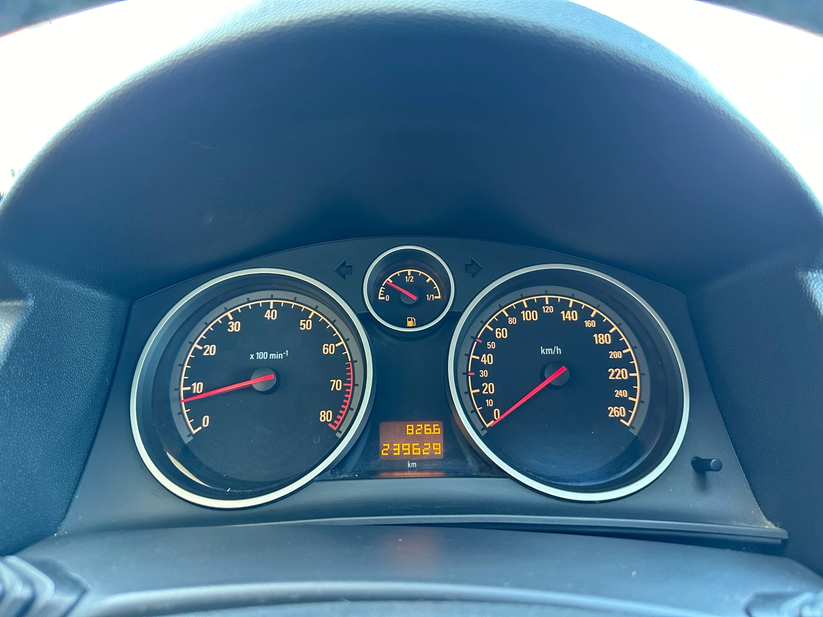 Opel Astra GTC 1.4i * 90ps* , снимка 13 - Автомобили и джипове - 53825367