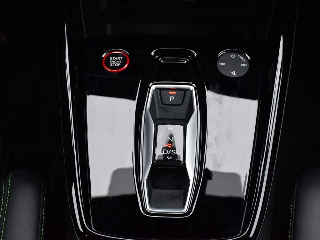 Audi Rs3 2.5T* quattro* AвтоКредит * (ЦЕНА ДО БГ), снимка 17 - Автомобили и джипове - 54002688