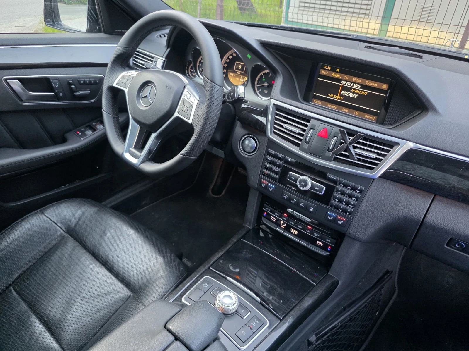 Mercedes-Benz E 350 W212 265HP 4-MATIC AMG-PACK FULL MAX DISTRONIC , снимка 13 - Автомобили и джипове - 54327105