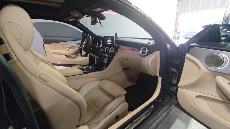 Mercedes-Benz C 300 * ПРЕДЛАГАМЕ И АВТОКРЕДИТ БЕЗ ПЪРВОНАЧАЛНА ВНОСКА*, снимка 5 - Автомобили и джипове - 54729240