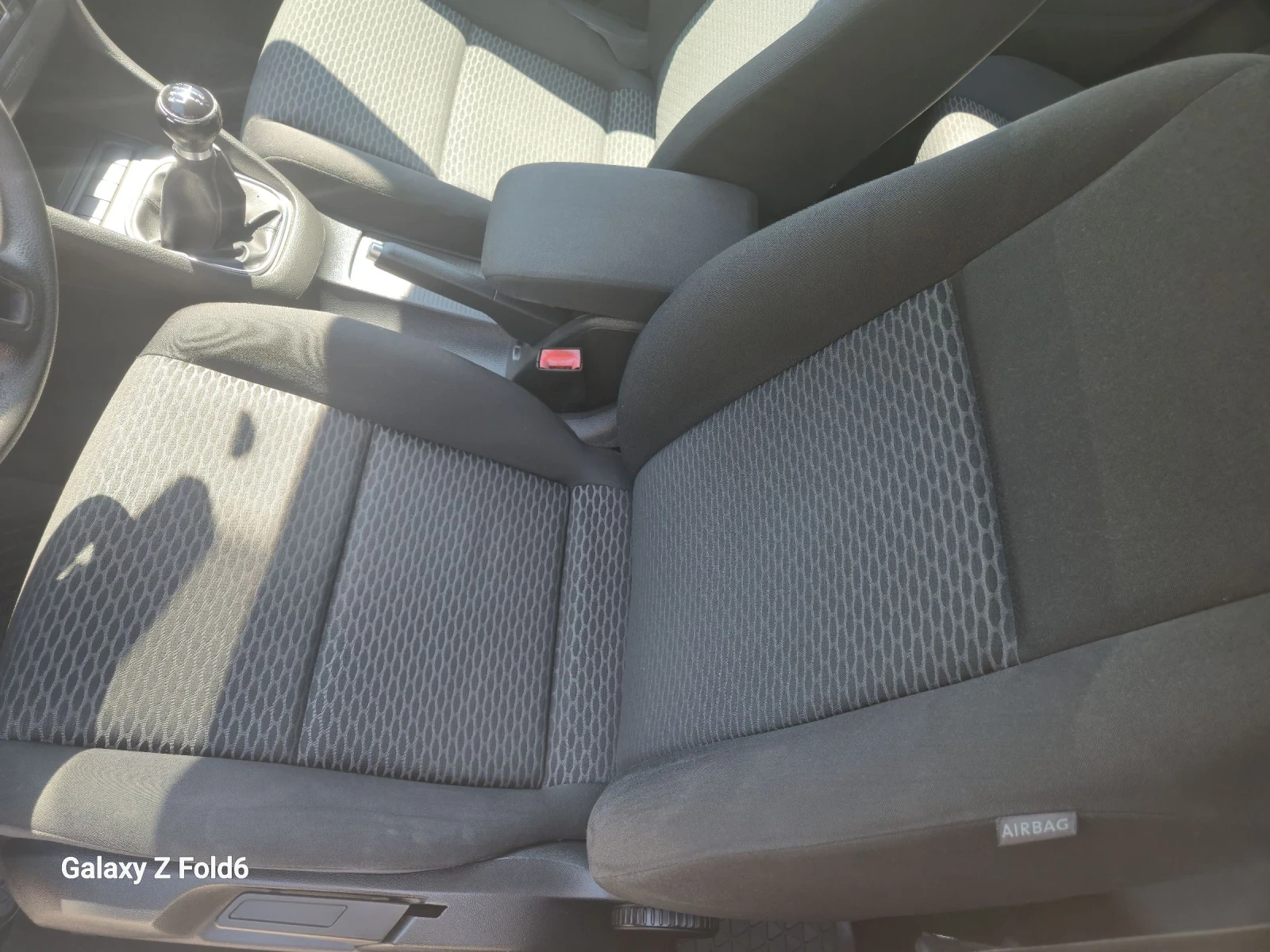 VW Golf 1600куб, снимка 7 - Автомобили и джипове - 54958122