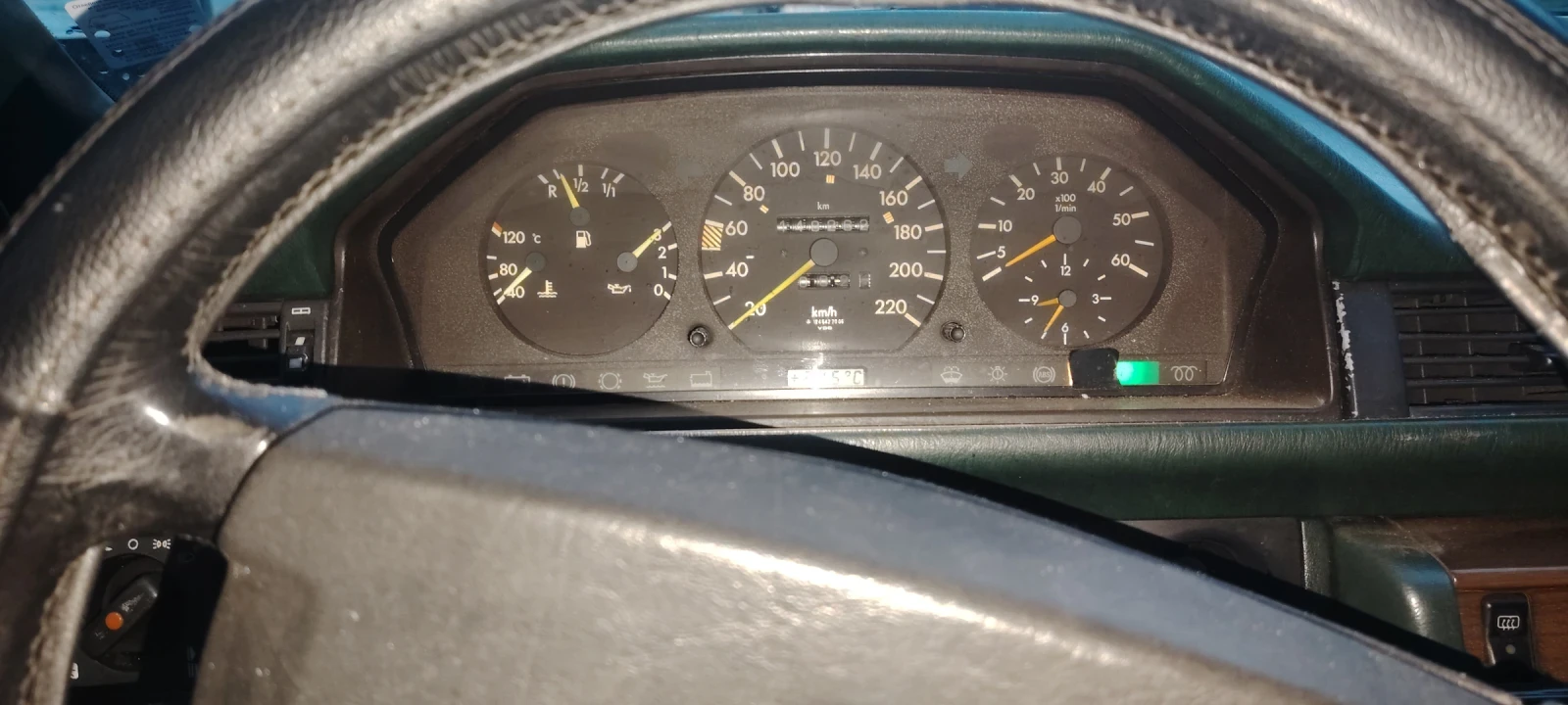 Mercedes-Benz 124 3000, снимка 11 - Автомобили и джипове - 55425883