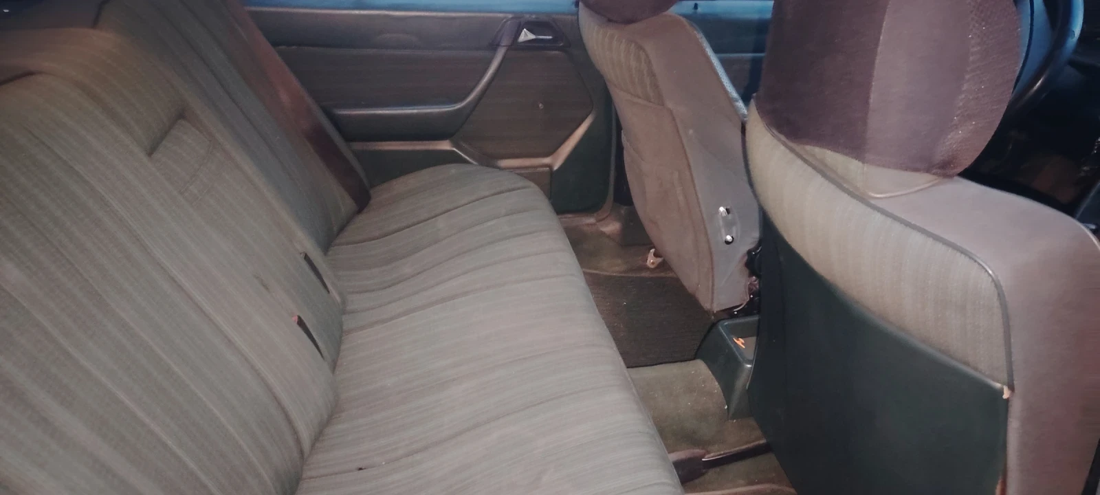 Mercedes-Benz 124 3000, снимка 14 - Автомобили и джипове - 55425883