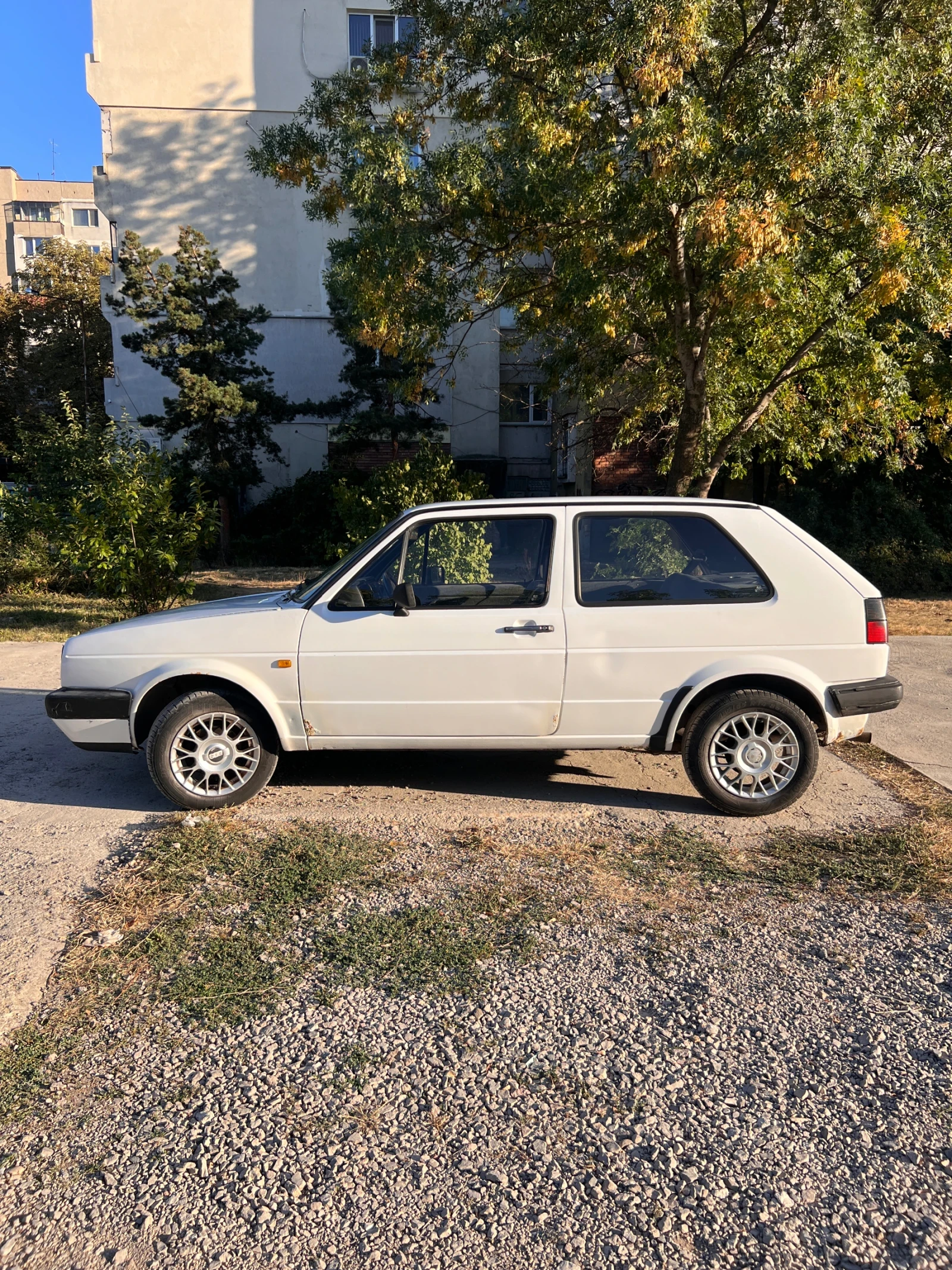 VW Golf 1.6TD , снимка 5 - Автомобили и джипове - 55994219