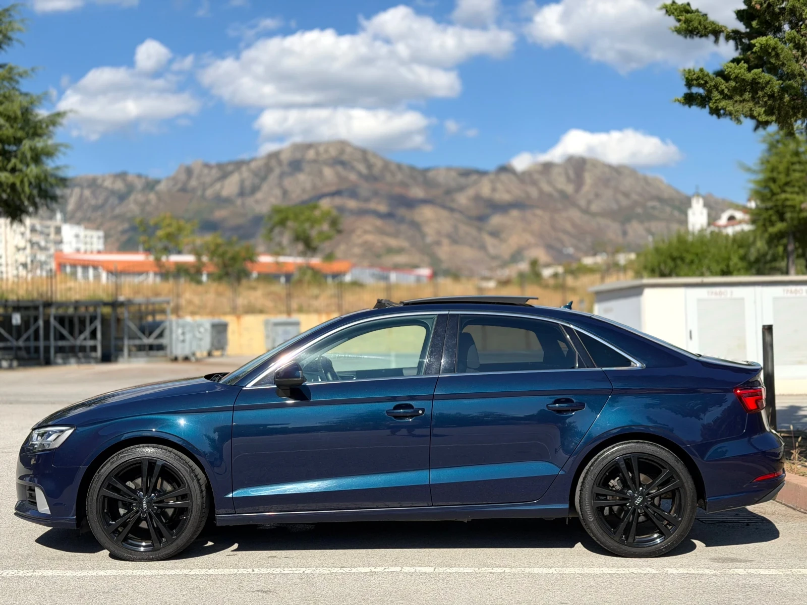 Audi A3 TDI/ S-Tronic/Камера/Панорама/205хил.км, снимка 2 - Автомобили и джипове - 56132514