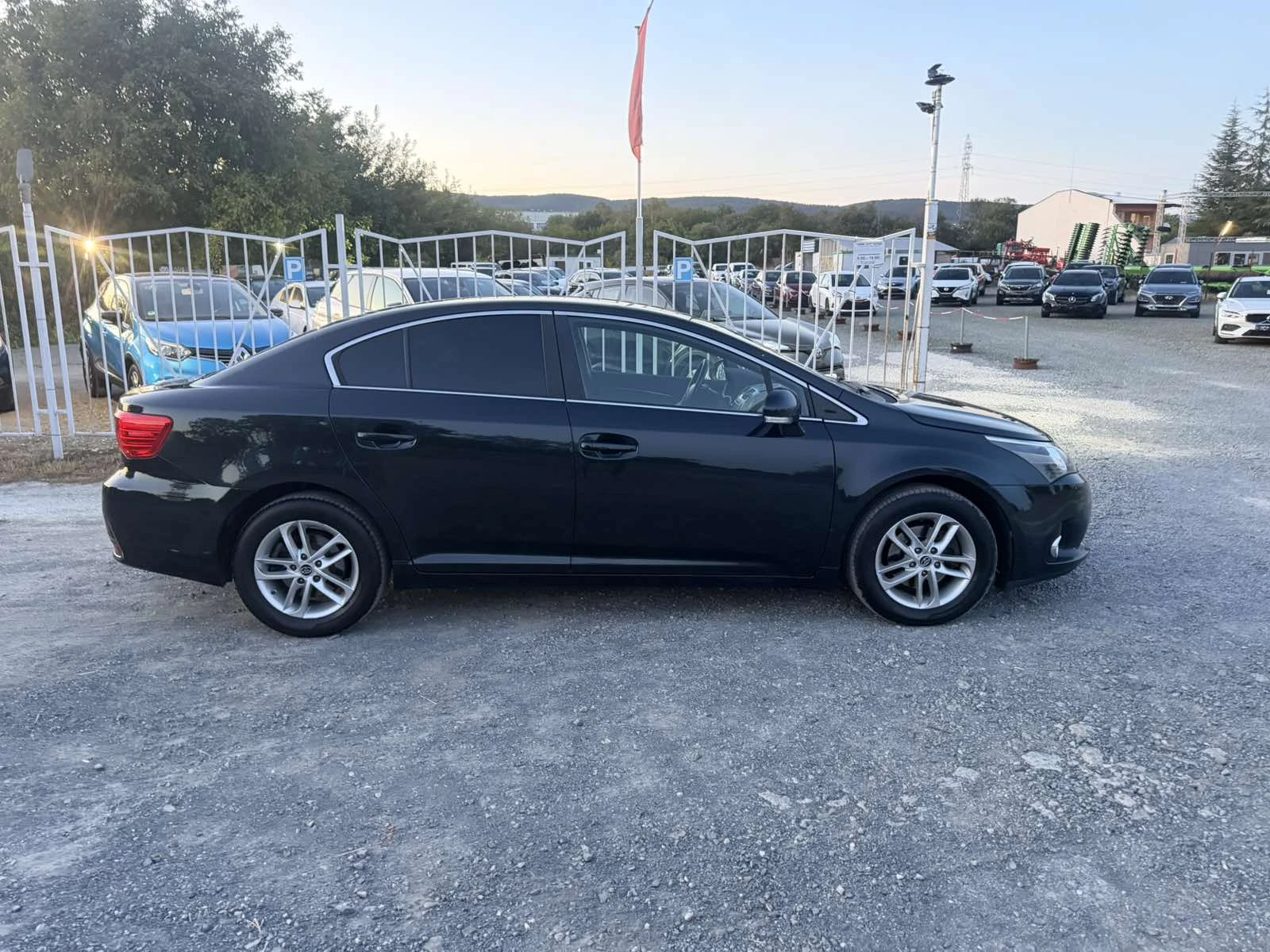 Toyota Avensis 1.8-147 к.с /  АВТОМАТИК / НАВИГАЦИЯ  / ЕВРО 5J , снимка 4 - Автомобили и джипове - 56133448
