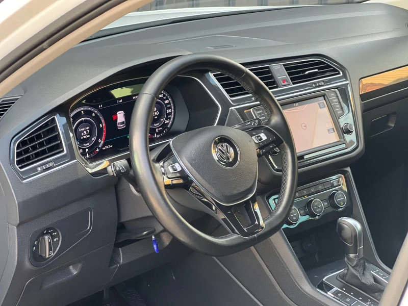 VW Tiguan R-LINE, снимка 11 - Автомобили и джипове - 52446955