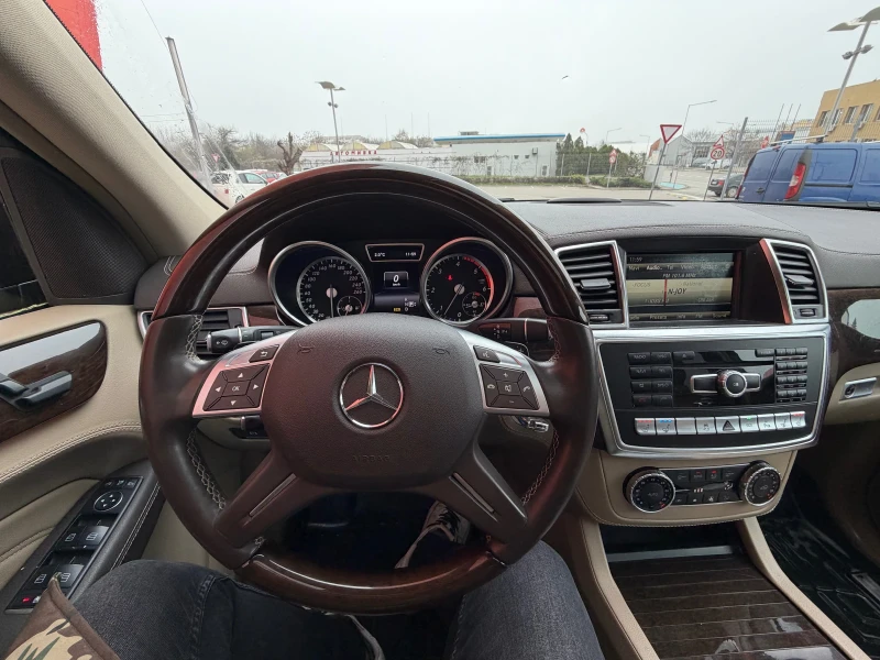 Mercedes-Benz ML 350 AMG* LED* Обдухване* Шибедах* , снимка 15 - Автомобили и джипове - 52812914