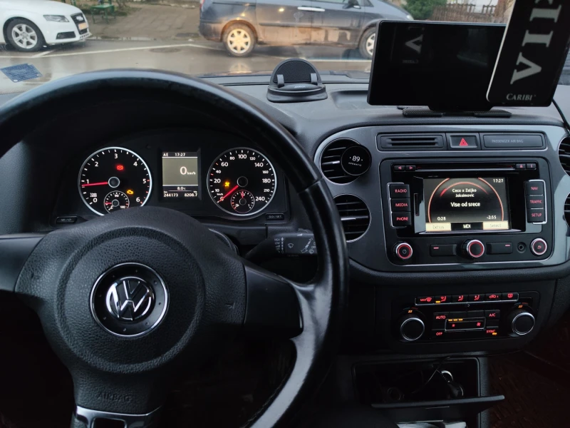 VW Tiguan Facelift 2.0 TDI 140 к.с. BlueMotion, снимка 7 - Автомобили и джипове - 53488090