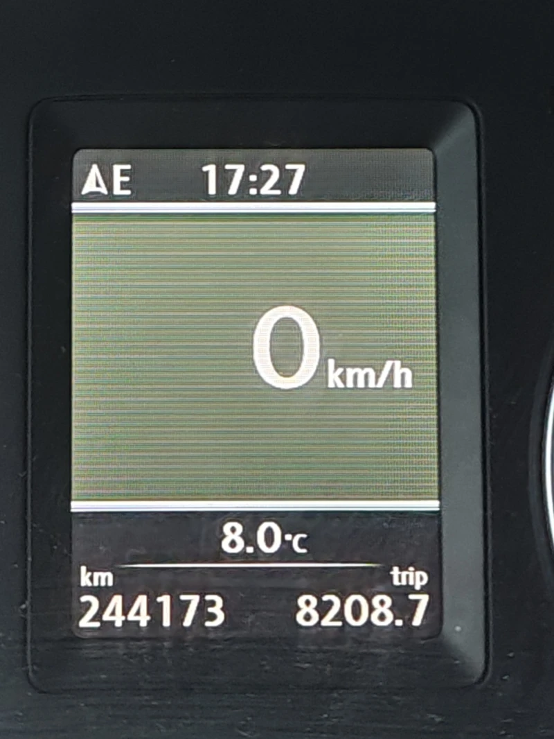 VW Tiguan Facelift 2.0 TDI 140 к.с. BlueMotion, снимка 8 - Автомобили и джипове - 53488090