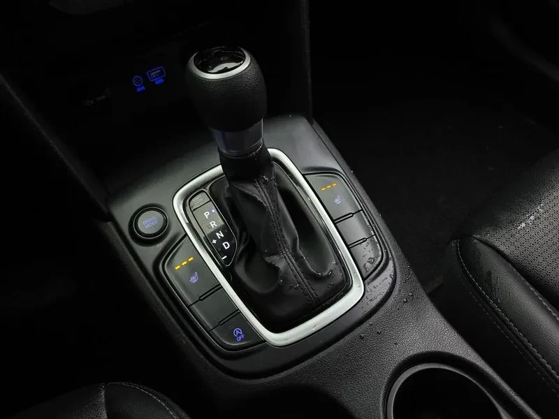 Hyundai Kona 1.6 2Wd Modern, снимка 9 - Автомобили и джипове - 53764486