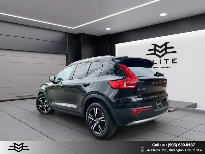 Volvo XC40 2 Ключа* Камера* Сервизна, снимка 4 - Автомобили и джипове - 55726667
