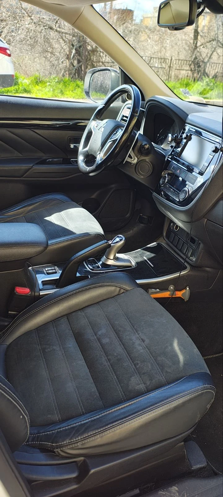 Mitsubishi Outlander PHEV 2.0, снимка 12 - Автомобили и джипове - 56220616