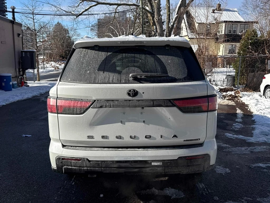 Toyota Sequoia * 4WD * CARFAX * БЕЗ ПЪРВОНАЧАЛНА ВНОСКА - изображение 4