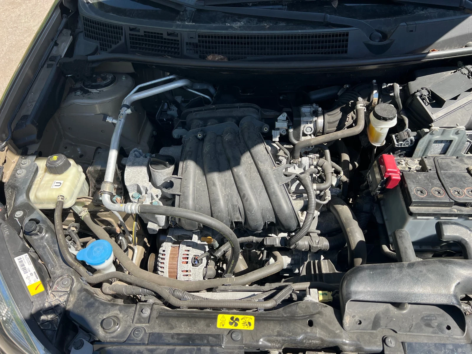 Nissan Qashqai 1.6, снимка 7 - Автомобили и джипове - 54422594