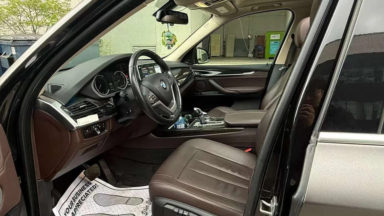 BMW X5 | HARMAN KARDON | HUD | ДИГИТАЛНО ТАБЛО | CARFAX |, снимка 4 - Автомобили и джипове - 54897083