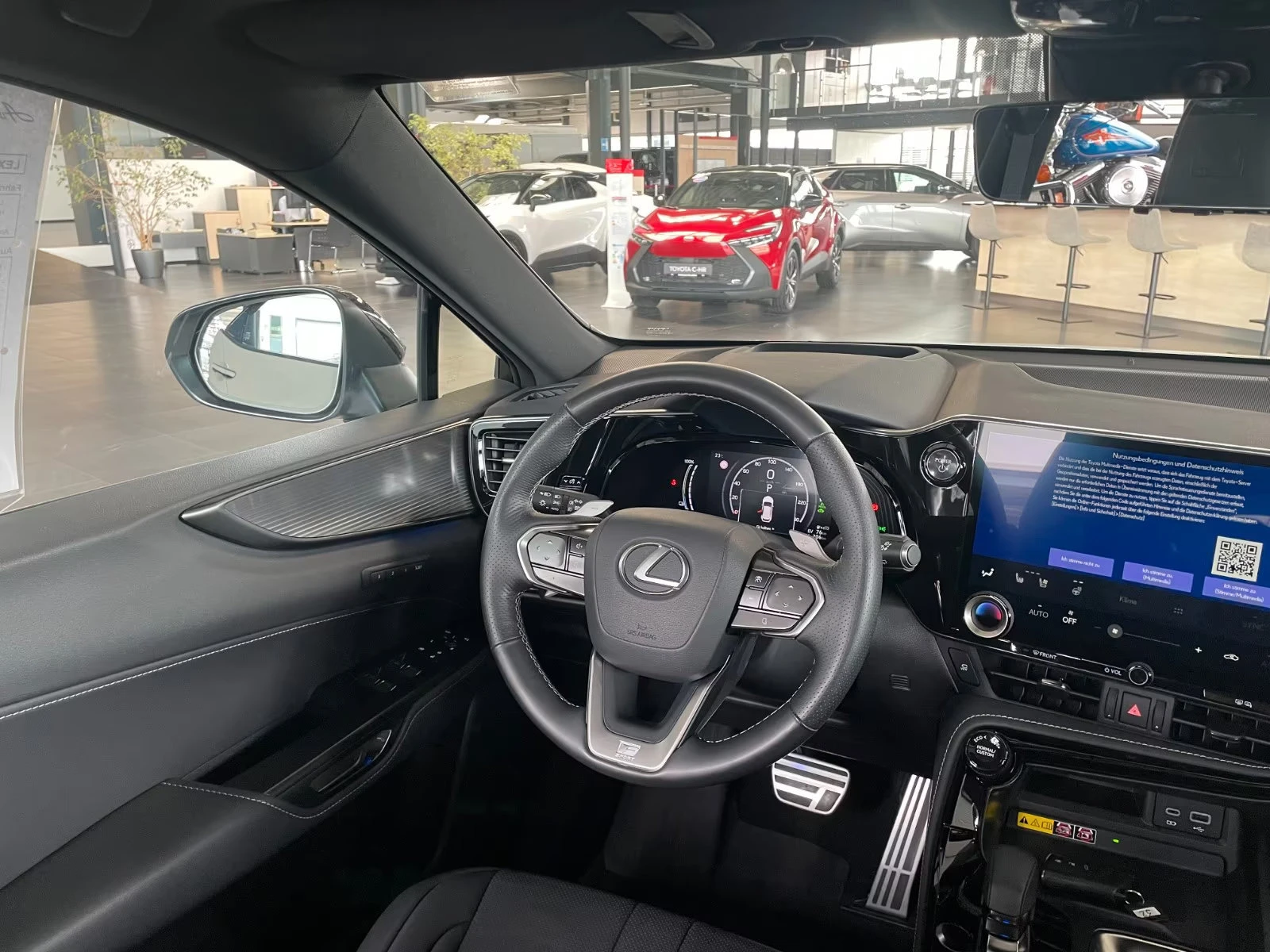 Lexus NX 450 h+ /E-FOUR/309HP/F-SPORT/360/PANO/NAVI/KLESS/440q, снимка 10 - Автомобили и джипове - 55001395