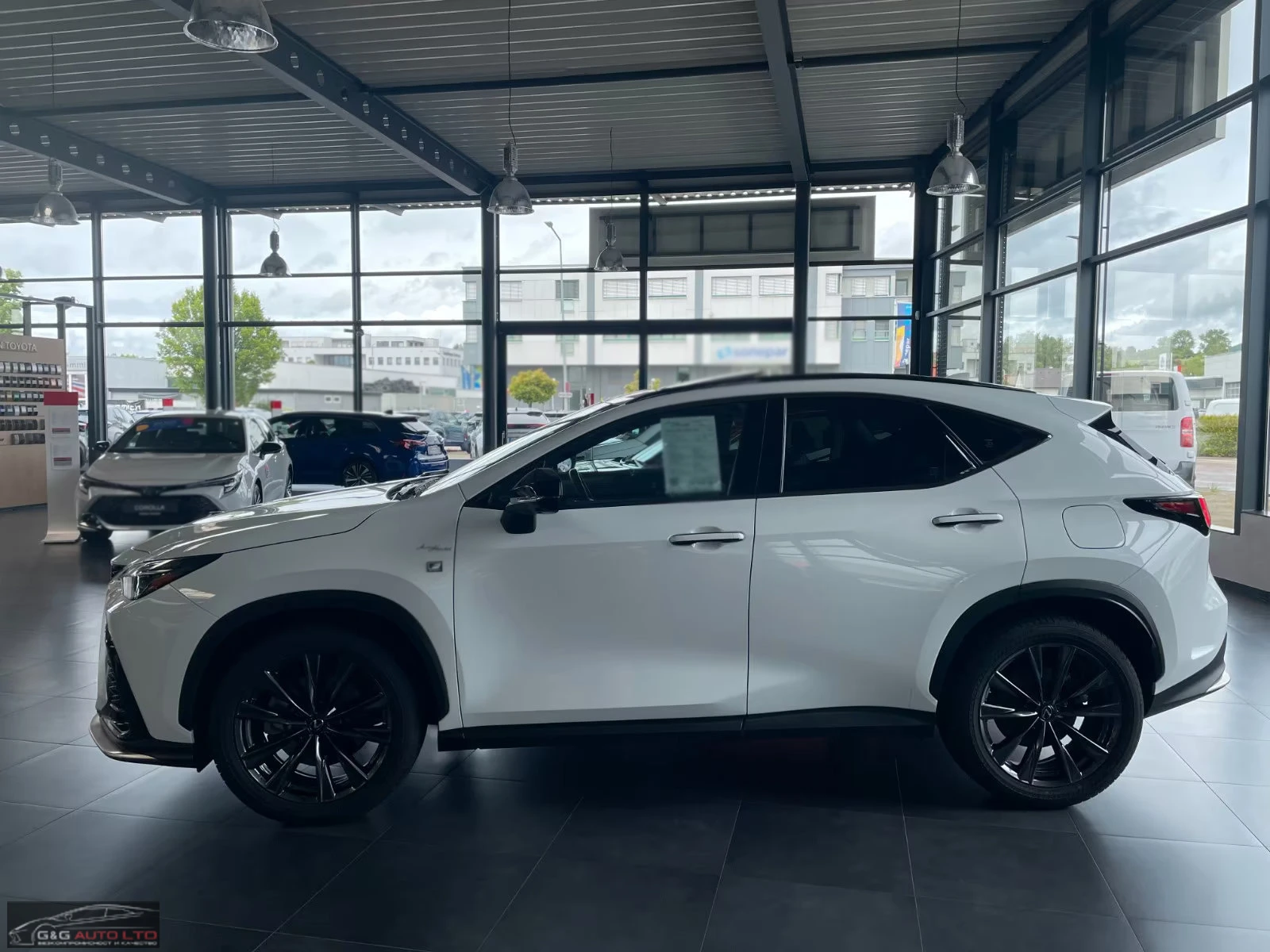Lexus NX 450 h+ /E-FOUR/309HP/F-SPORT/360/PANO/NAVI/KLESS/440q, снимка 4 - Автомобили и джипове - 55001395