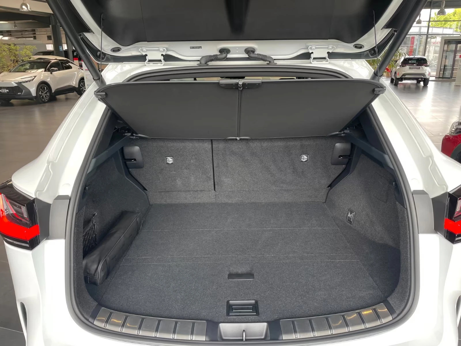 Lexus NX 450 h+ /E-FOUR/309HP/F-SPORT/360/PANO/NAVI/KLESS/440q, снимка 15 - Автомобили и джипове - 55001395