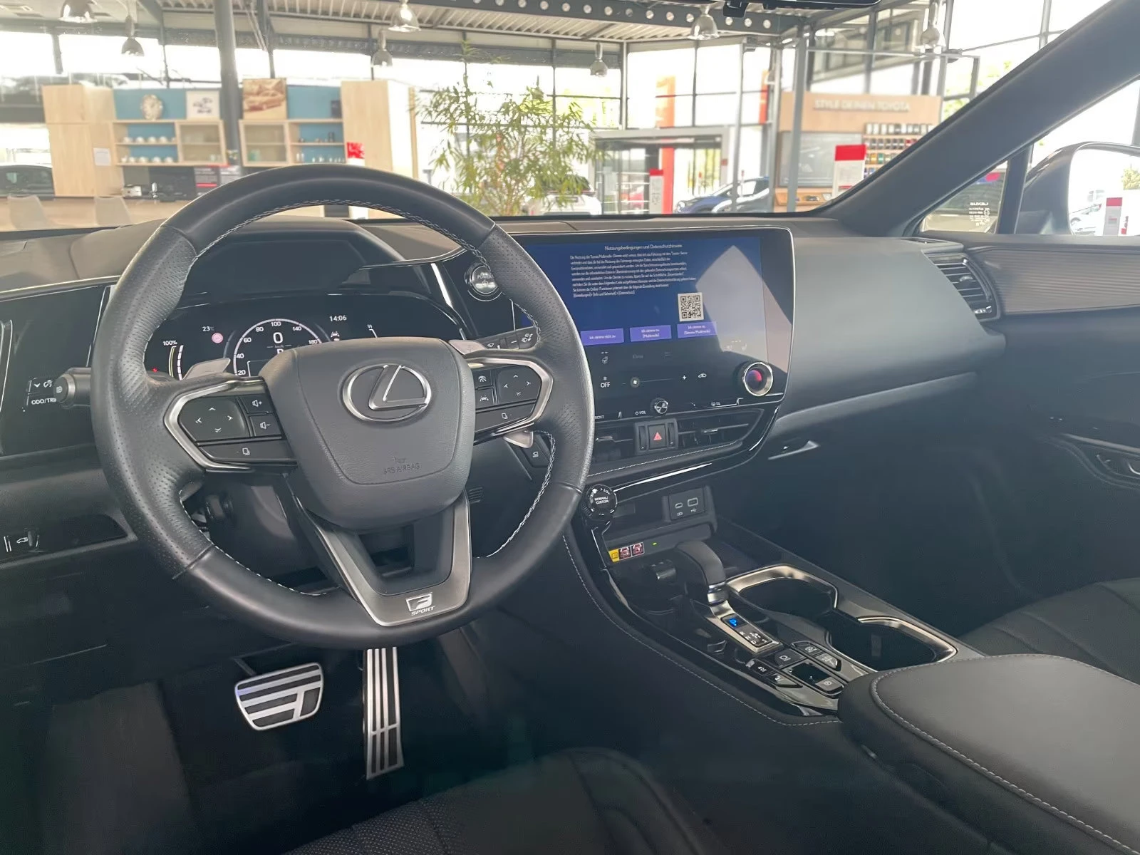 Lexus NX 450 h+ /E-FOUR/309HP/F-SPORT/360/PANO/NAVI/KLESS/440q, снимка 8 - Автомобили и джипове - 55001395