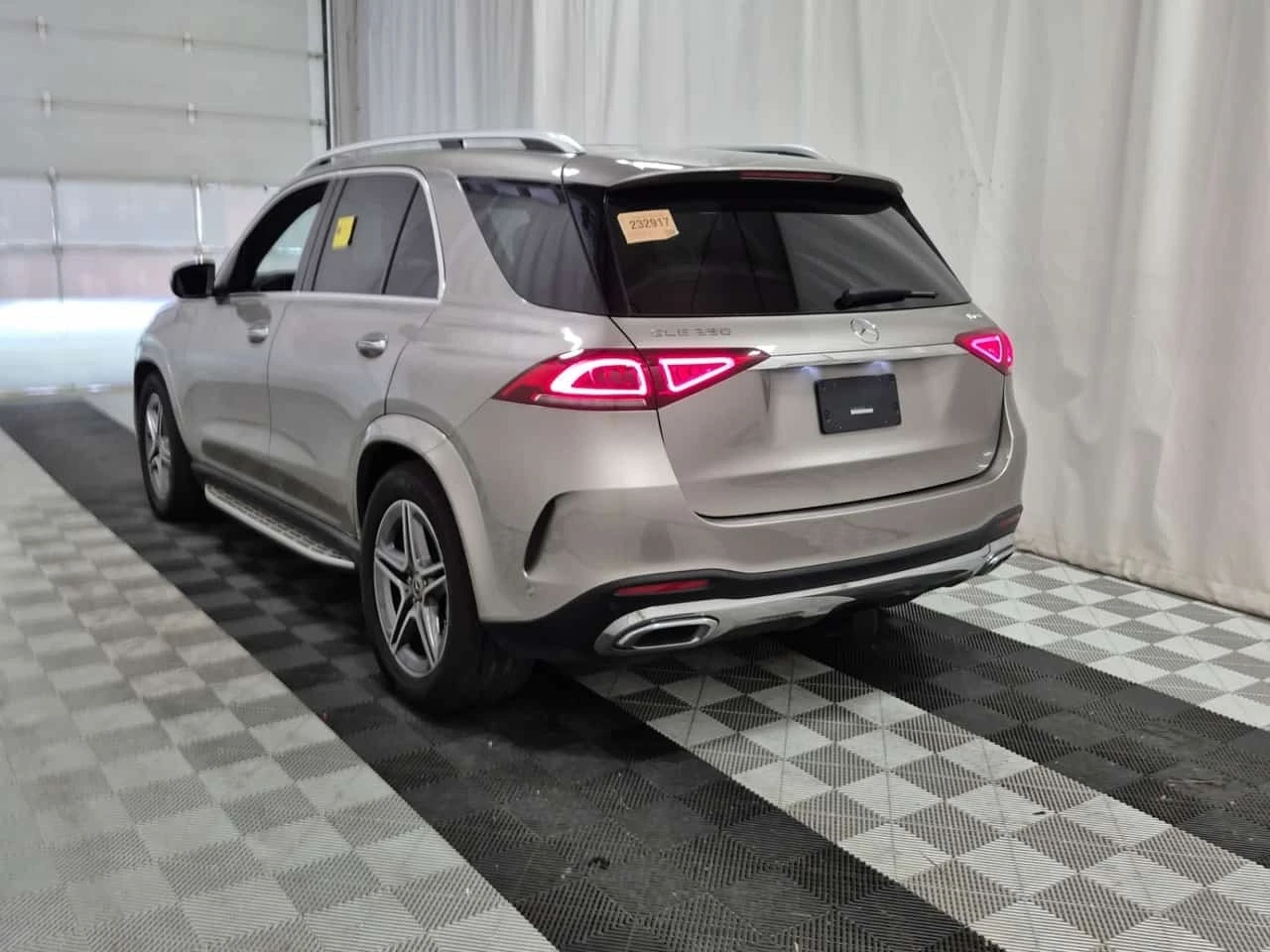 Mercedes-Benz GLE 350 * CARFAX * Един собственик * От Mercedes * , снимка 5 - Автомобили и джипове - 55784521