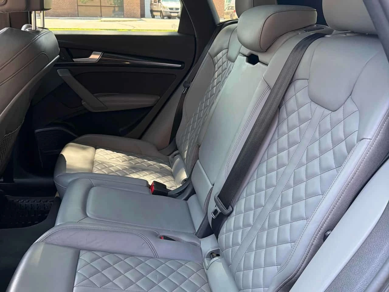 Audi SQ5 TECHNIK * 360 КАМЕРА* DIAMOND SEATS* MATRIX* , снимка 11 - Автомобили и джипове - 55784752
