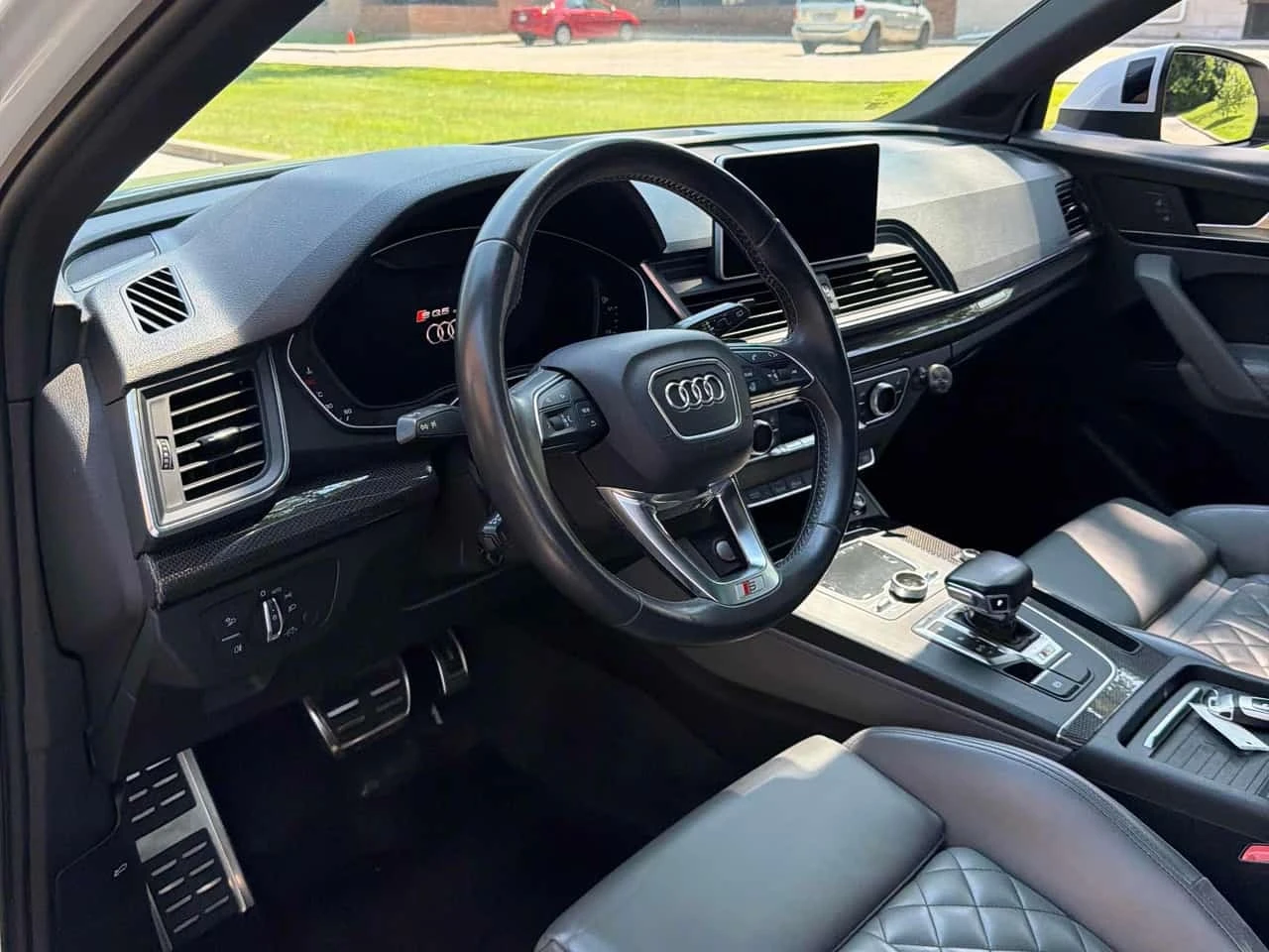 Audi SQ5 TECHNIK * 360 КАМЕРА* DIAMOND SEATS* MATRIX* , снимка 7 - Автомобили и джипове - 55784752