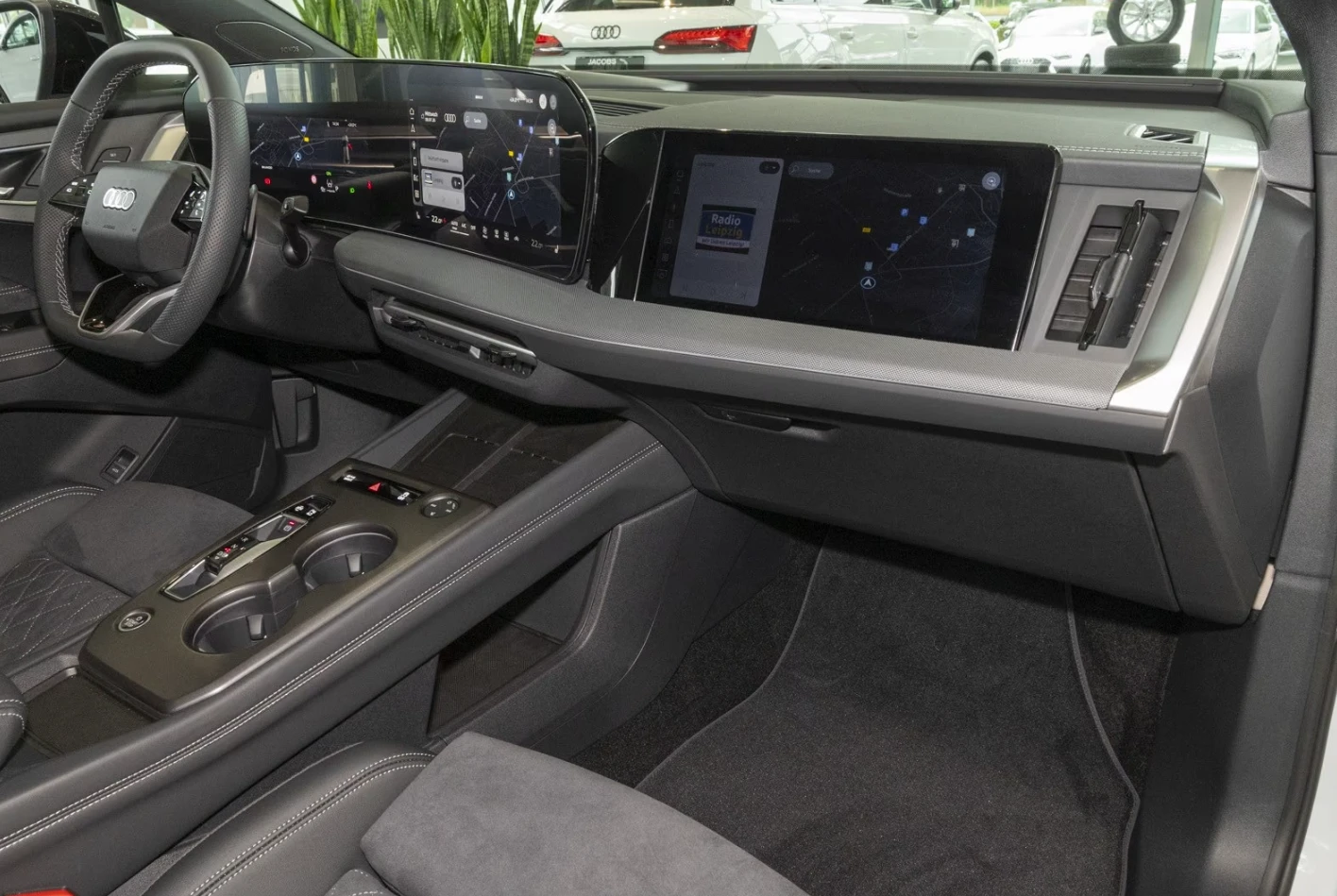 Audi Q4 E-TRON* SPORTBACK* 82KW* S-LINE* PANO* SONOS* , снимка 10 - Автомобили и джипове - 55844801