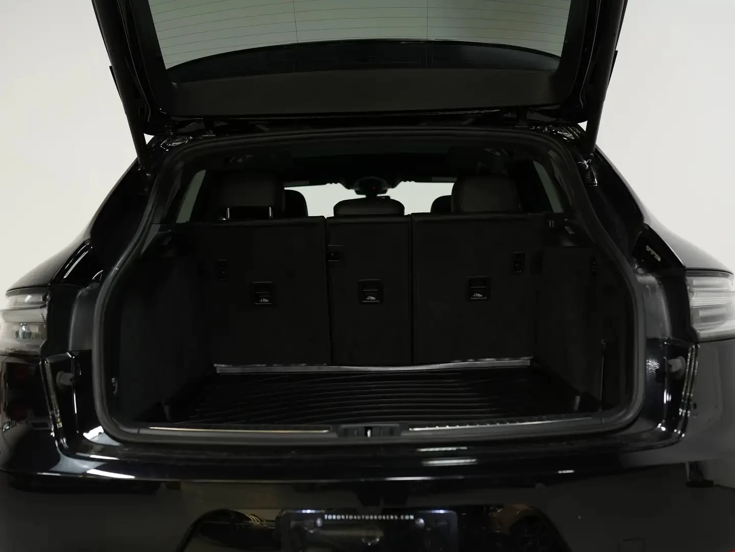 Porsche Macan GTS PREMIUM ЦЕНА ДО БЪЛГАРИЯ АВТОКРЕДИТ, снимка 16 - Автомобили и джипове - 55848874