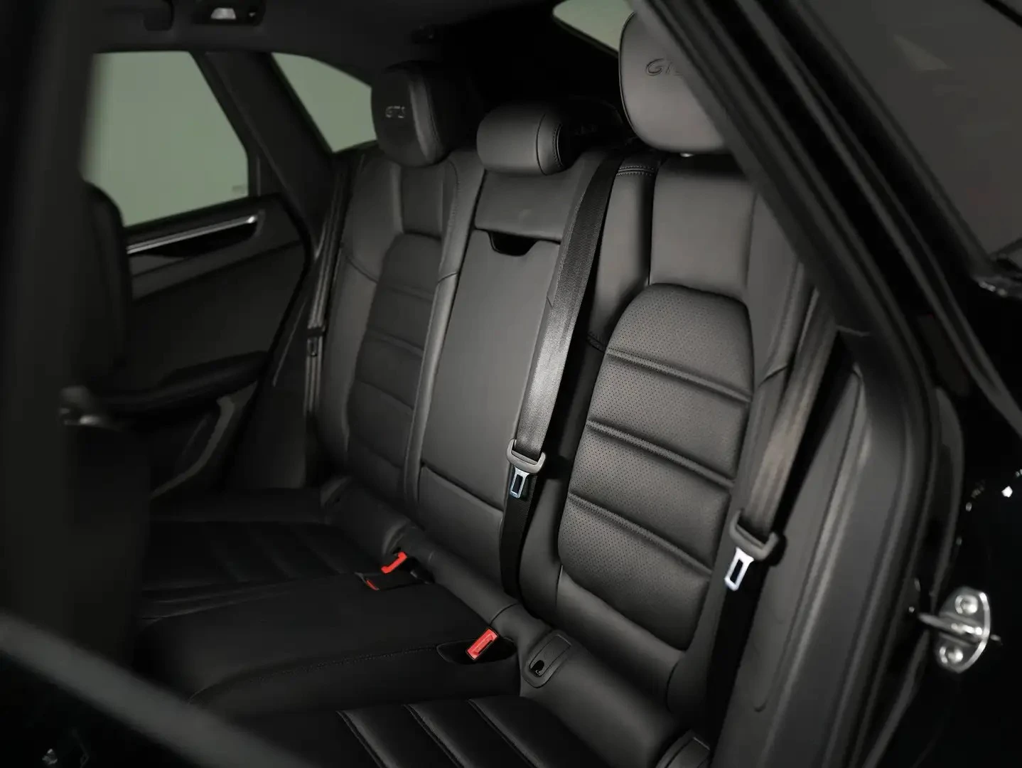 Porsche Macan GTS PREMIUM ЦЕНА ДО БЪЛГАРИЯ АВТОКРЕДИТ, снимка 15 - Автомобили и джипове - 55848874