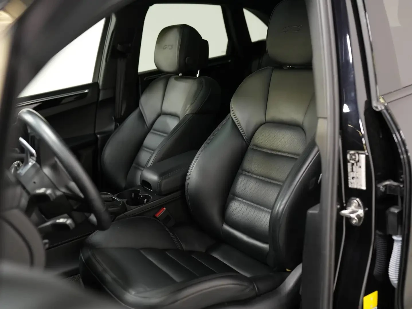 Porsche Macan GTS PREMIUM ЦЕНА ДО БЪЛГАРИЯ АВТОКРЕДИТ, снимка 14 - Автомобили и джипове - 55848874
