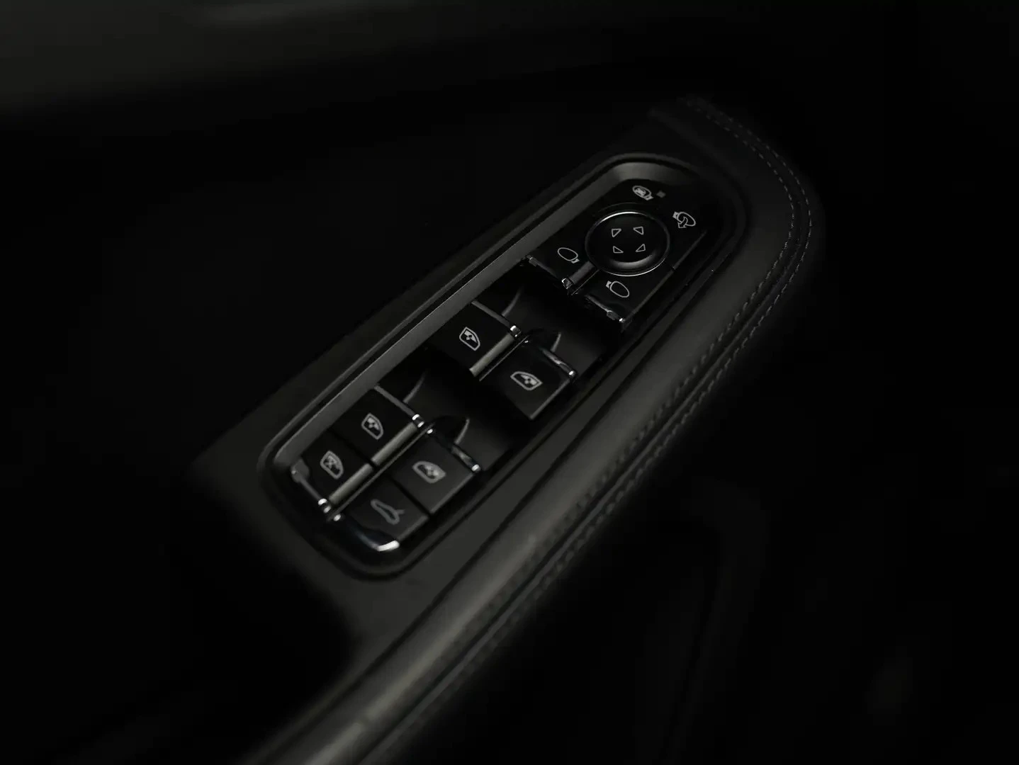 Porsche Macan GTS PREMIUM ЦЕНА ДО БЪЛГАРИЯ АВТОКРЕДИТ, снимка 11 - Автомобили и джипове - 55848874