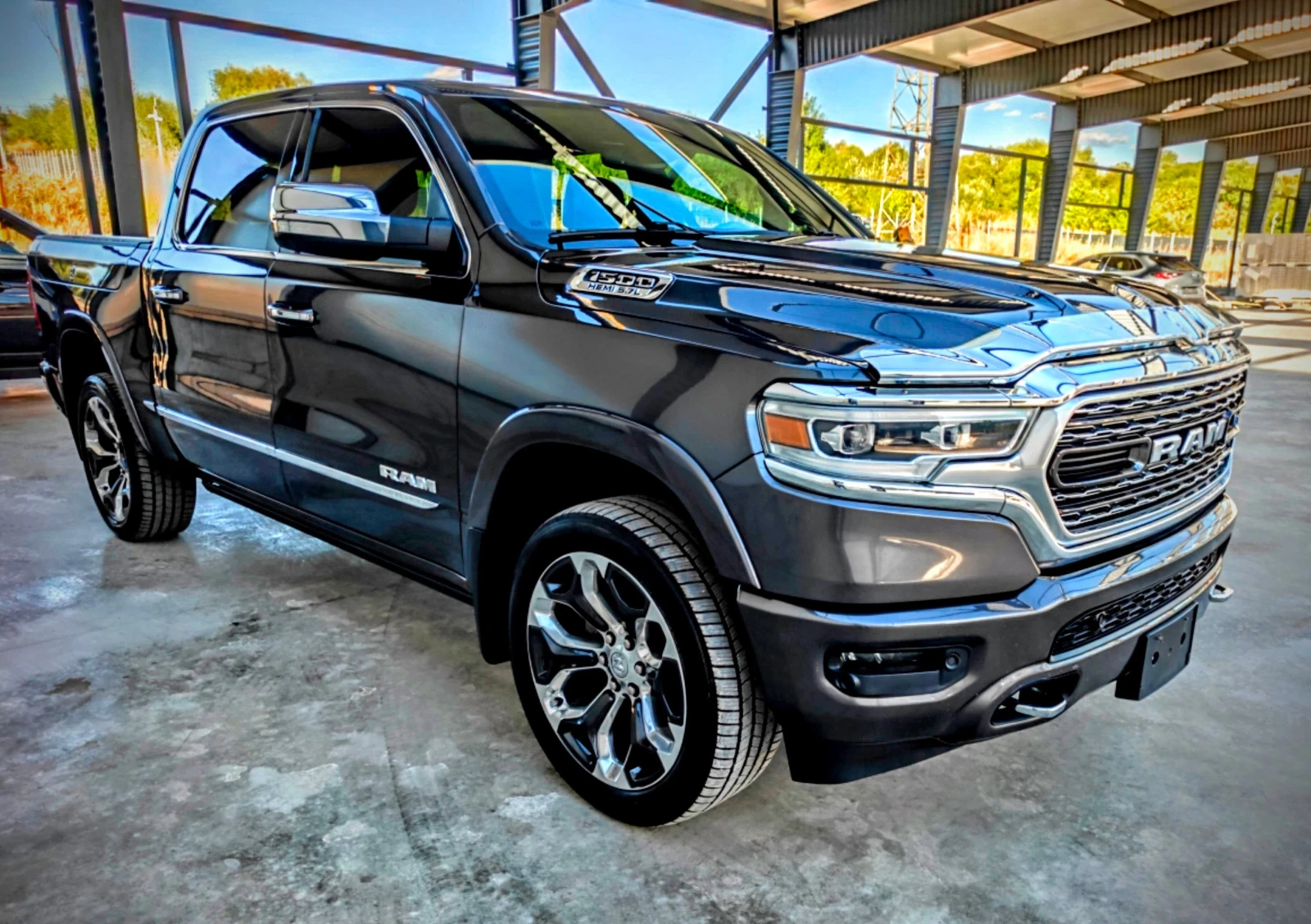 Dodge RAM 1500 Limited 5.7 AWD, снимка 4 - Автомобили и джипове - 55959717