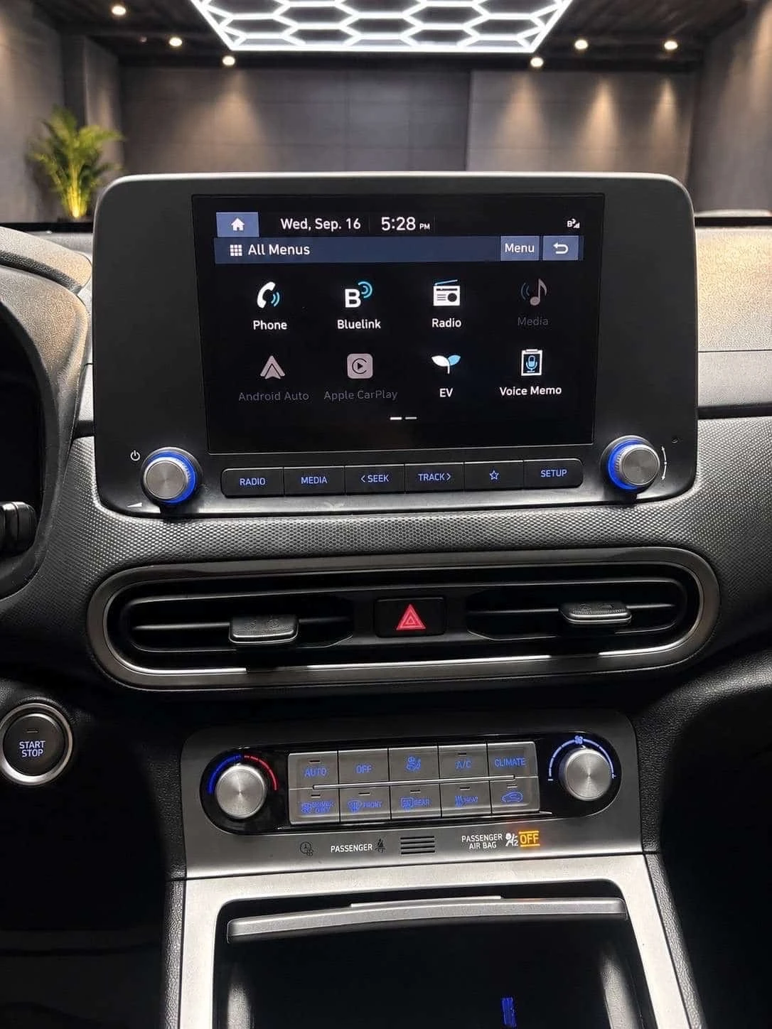 Hyundai Kona ELECTRIC SEL  CARFAX, снимка 11 - Автомобили и джипове - 56163286