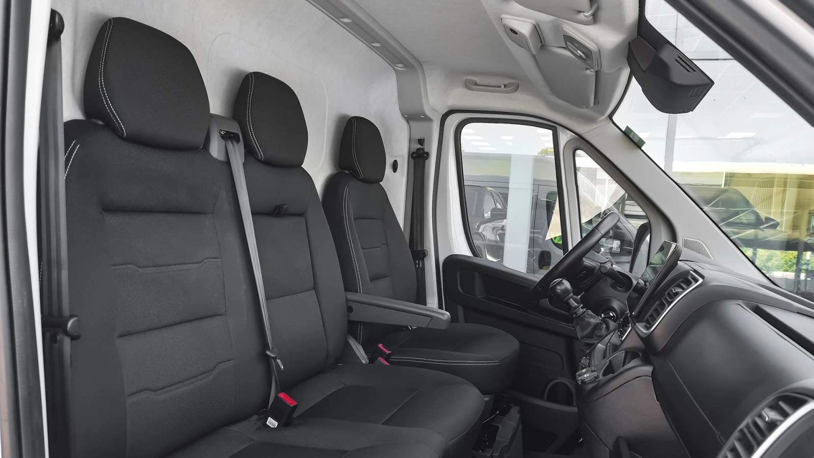 Opel Movano Van 2.2 BlueHDI 140 L4H2 3, 5t Maxi, снимка 11 - Бусове и автобуси - 54836505